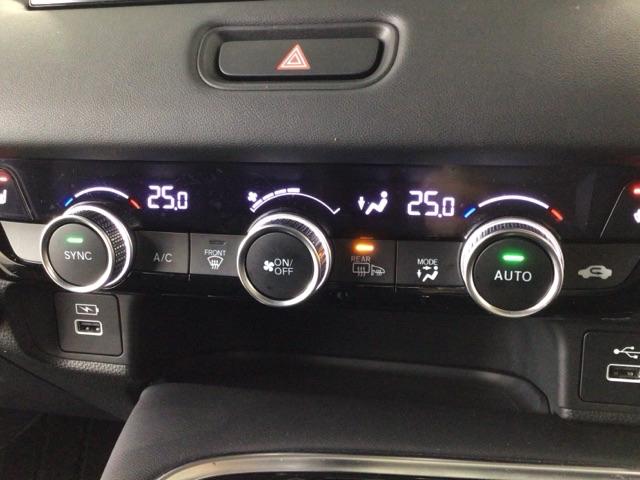 ヴェゼル ｅ：ＨＥＶＺ　ＬＥＤ・フルセグ・メモリナビ・バックカメラ・純正ＡＷ・シートヒーター・ＥＴＣ　衝突回避支援ブレーキ機能　１オナ　スマキ　Ｐトランク　フルオートエアコン　Ｄレコ　エアバッグ　両席エアバック　Ｒカメ（23枚目）