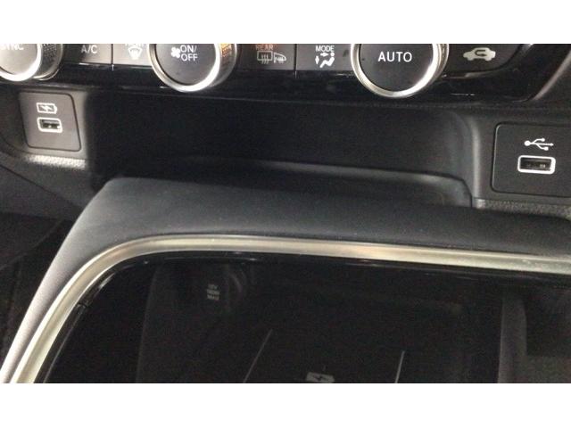 ヴェゼル ｅ：ＨＥＶＺ　ＬＥＤ・フルセグ・メモリナビ・バックカメラ・純正ＡＷ・シートヒーター・ＥＴＣ　衝突回避支援ブレーキ機能　１オナ　スマキ　Ｐトランク　フルオートエアコン　Ｄレコ　エアバッグ　両席エアバック　Ｒカメ（25枚目）