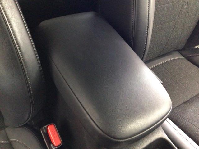 ヴェゼル ｅ：ＨＥＶＺ　ＬＥＤ・フルセグ・メモリナビ・バックカメラ・純正ＡＷ・シートヒーター・ＥＴＣ　衝突回避支援ブレーキ機能　１オナ　スマキ　Ｐトランク　フルオートエアコン　Ｄレコ　エアバッグ　両席エアバック　Ｒカメ（44枚目）