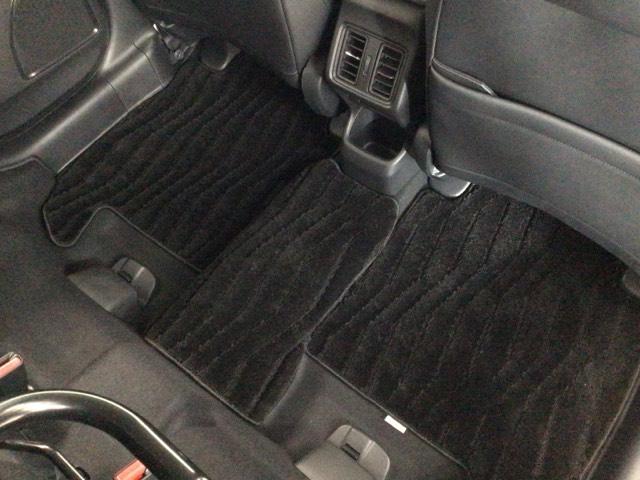 ヴェゼル ｅ：ＨＥＶＺ　ＬＥＤ・フルセグ・メモリナビ・バックカメラ・純正ＡＷ・シートヒーター・ＥＴＣ　衝突回避支援ブレーキ機能　１オナ　スマキ　Ｐトランク　フルオートエアコン　Ｄレコ　エアバッグ　両席エアバック　Ｒカメ（50枚目）