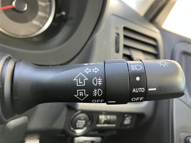 フォレスター ２．０ｉ－Ｓ　アイサイト　革シート　４ＷＤ　ワンセグ　メモリーナビ　ＤＶＤ再生　バックカメラ　衝突被害軽減システム　ＥＴＣ　ＨＩＤヘッドライト　ワンオーナー（17枚目）