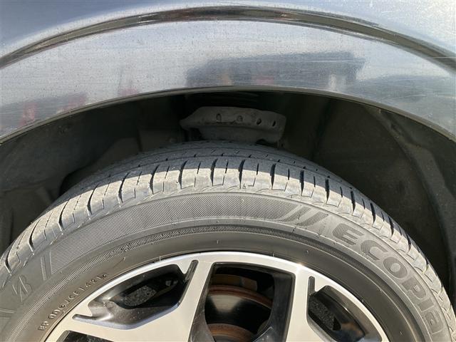 フォレスター ２．０ｉ－Ｓ　アイサイト　革シート　４ＷＤ　ワンセグ　メモリーナビ　ＤＶＤ再生　バックカメラ　衝突被害軽減システム　ＥＴＣ　ＨＩＤヘッドライト　ワンオーナー（30枚目）