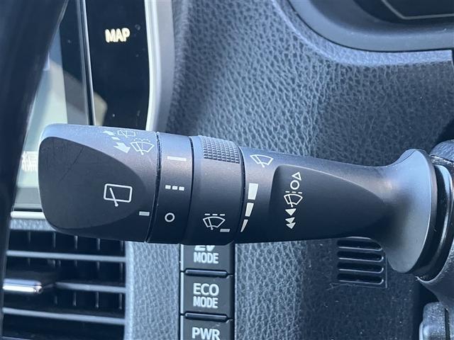 ノア ハイブリッドＳｉ　ダブルバイビーＩＩＩ　フルセグ　メモリーナビ　ＤＶＤ再生　後席モニター　衝突被害軽減システム　ＥＴＣ　両側電動スライド　ＬＥＤヘッドランプ　ウオークスルー　乗車定員７人　３列シート　ワンオーナー（16枚目）