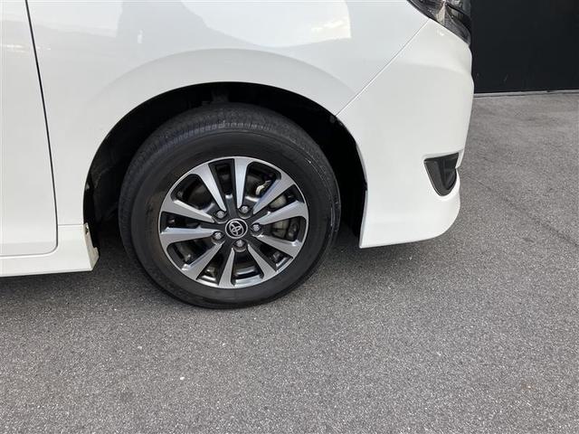 エスクァイア Ｇｉ　プレミアムパッケージ　ブラックテーラード　フルセグ　メモリーナビ　ＤＶＤ再生　後席モニター　バックカメラ　衝突被害軽減システム　ＥＴＣ　両側電動スライド　ＬＥＤヘッドランプ　乗車定員７人　３列シート　ワンオーナー　アイドリングストップ（7枚目）