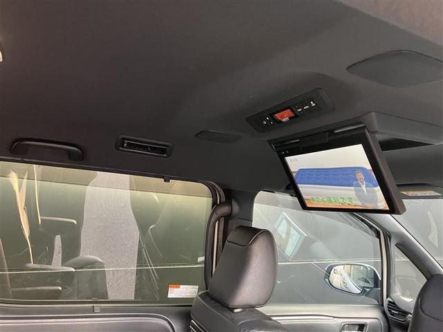 エスクァイア Ｇｉ　プレミアムパッケージ　ブラックテーラード　フルセグ　メモリーナビ　ＤＶＤ再生　後席モニター　バックカメラ　衝突被害軽減システム　ＥＴＣ　両側電動スライド　ＬＥＤヘッドランプ　乗車定員７人　３列シート　ワンオーナー　アイドリングストップ（10枚目）