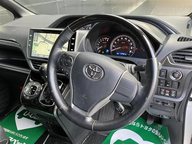 エスクァイア Ｇｉ　プレミアムパッケージ　ブラックテーラード　フルセグ　メモリーナビ　ＤＶＤ再生　後席モニター　バックカメラ　衝突被害軽減システム　ＥＴＣ　両側電動スライド　ＬＥＤヘッドランプ　乗車定員７人　３列シート　ワンオーナー　アイドリングストップ（12枚目）