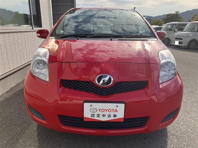 ヴィッツ ＦリミテッドＩＩ　ワンセグ　メモリーナビ　ＥＴＣ　ＨＩＤヘッドライト　ワンオーナー（2枚目）