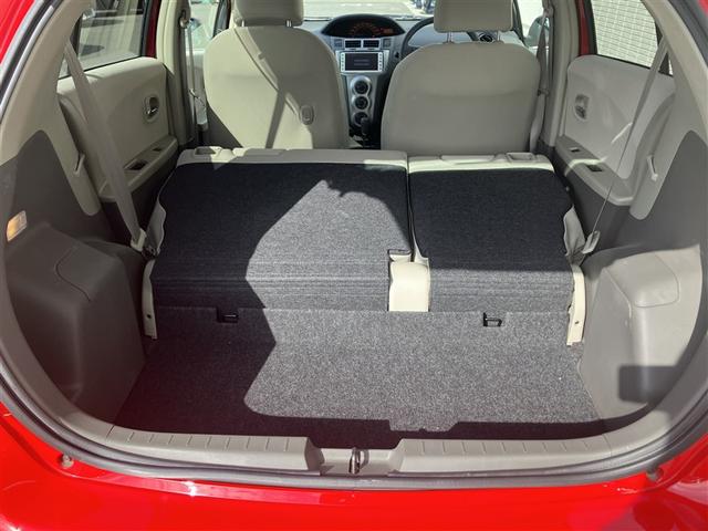 ヴィッツ ＦリミテッドＩＩ　ワンセグ　メモリーナビ　ＥＴＣ　ＨＩＤヘッドライト　ワンオーナー（8枚目）