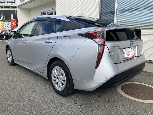 プリウス Ｓ　ワンセグ　メモリーナビ　バックカメラ　衝突被害軽減システム　ＥＴＣ　ＬＥＤヘッドランプ　ワンオーナー（4枚目）