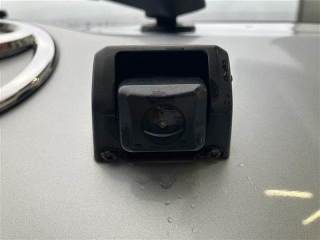 �o�b�N�J�����t���Ă��܂��B���j�^�[�ƘA�����ԗ���ގ��ɂ͌���̉f�����f���o���܂��B