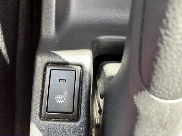 スイフト ＨＹＢＲＩＤ　ＭＸ　ナビ　全方位カメラ　ＡＣＣクルコン　全方位カメラ　オートライト　Ｂｌｕｅｔｏｏｔｈ　純正ナビ　プッシュスタート　シートヒーター　オートエアコン　禁煙車　衝突被害軽減システム　アイドリングストップ　横滑り防止機能　衝突安全ボディ（32枚目）