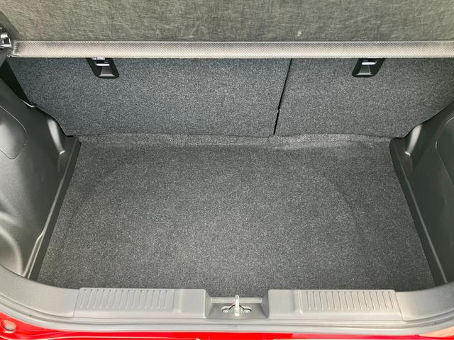 スイフト ＨＹＢＲＩＤ　ＭＸ　ナビ　全方位カメラ　ＡＣＣクルコン　全方位カメラ　オートライト　Ｂｌｕｅｔｏｏｔｈ　純正ナビ　プッシュスタート　シートヒーター　オートエアコン　禁煙車　衝突被害軽減システム　アイドリングストップ　横滑り防止機能　衝突安全ボディ（41枚目）