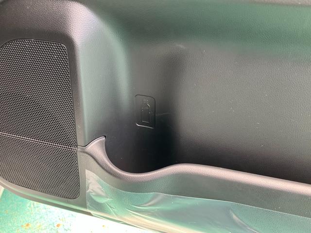 ワゴンＲ ＦＸ　４型　被害軽減ブレーキ　ＣＤオーディオ　シートヒータ　オートライト　プッシュスタート　シートヒーター　オートエアコン　禁煙車　衝突被害軽減システム　衝突安全ボディ　盗難防止システム（26枚目）