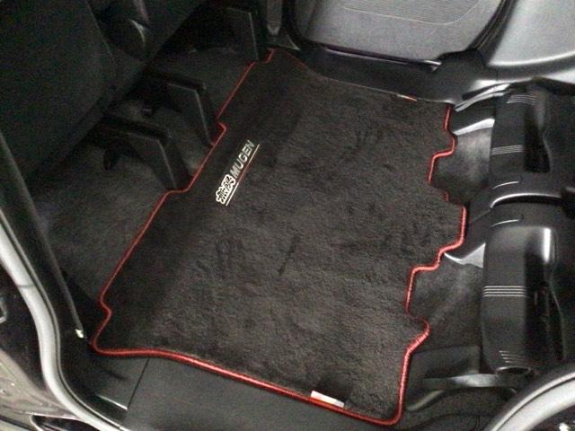 Ｎ－ＢＯＸカスタム Ｇ・Ｌパッケージ　ＨＩＤ・フルセグ・メモリナビ・バックカメラ・純正ＡＷ・片側電動ドア・ＥＴＣ　サイドエアバック　アイドリングストップ車　ナビ・ＴＶ　スマキ－　フロントベンチシート　地デジＴＶ　パワーウィンドウ　パワステ（38枚目）