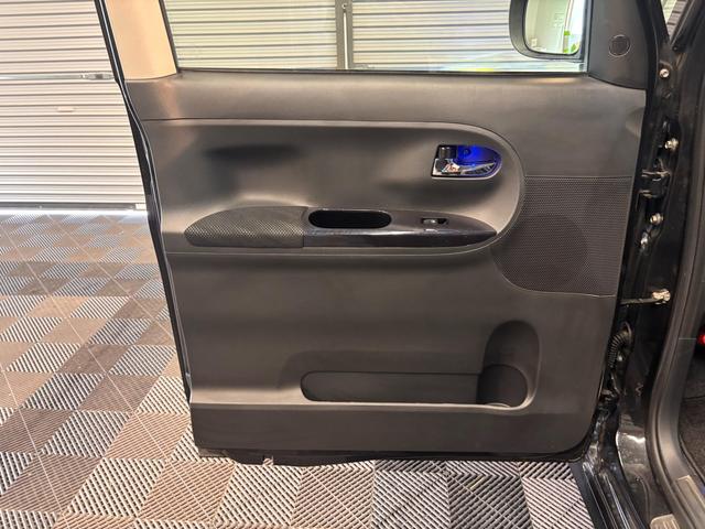 タント カスタムＸ　トップエディションリミテッドＳＡＩＩＩ　ドライブレコーダー　ＥＴＣ　全周囲カメラ　両側電動スライドドア　ナビ　ＴＶ　クリアランスソナー　衝突被害軽減システム　オートマチックハイビーム　スマートキー　アイドリングストップ　電動格納ミラー（33枚目）