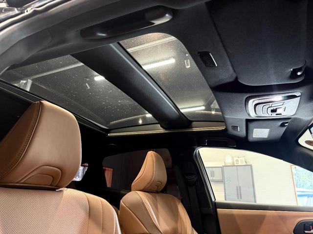 クラウンスポーツ Ｚ　全国対応２年保証・１２．３インチディスプレイ・デジタルインナーミラー・パノラミックビューモニター　シートクーラー　本革　シートヒーター　マルチビューカメラ　オートパーキング　電動トランク（19枚目）