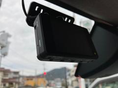 ドライブレコーダー装備♪映像と音声を記録してくれるドライブレコーダーは、事故の際に確かな証拠能力を発揮してくれます。 3
