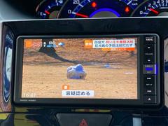 ＴＶ付きの車となっております。ドライブの合間の休憩中に気になる番組を見ることができます。 6