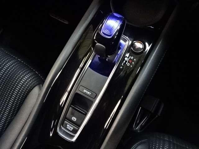 ハイブリッドZ・ホンダセンシング ワンオーナー ナビ リヤカメラ LED 1オナ クルーズコントロール 地デジ アイドリングストップ シートヒーター パワーシート ナビTV ETC メモリーナビ アルミ 盗難防止システム キーレス(9枚目)
