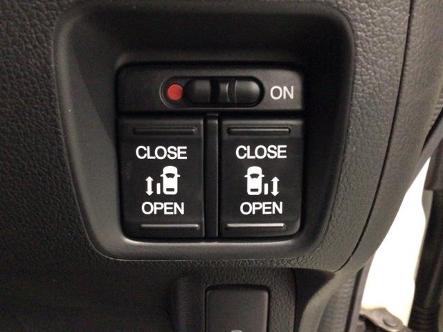 N-BOXカスタム GSSパッケージ HID・ディスプレイオーディオ・バックカメラ・純正AW・ECONスイッチ・ETC 両側パワ-スライドドア USB入力 スマ-トキ- 1オーナ Bカメ ETC付き エアコン ESC A-STOP ABS(9枚目)