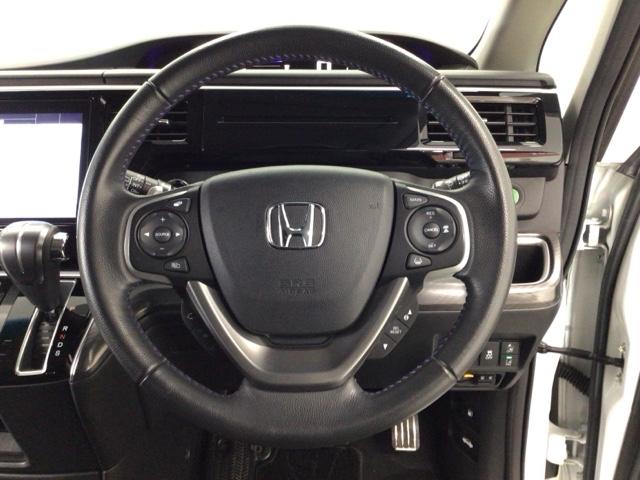 ステップワゴンスパーダ スパーダ・クールスピリットホンダセンシング　ＬＥＤ・フルセグ・メモリナビ・バックカメラ・後席モニター・純正ＡＷ・ＥＴＣ　サイドエアバック　スマートキ　左右電動スライドドア　バックモニタ　Ｗエアコン　地ＴＶ　ナビ＆ＴＶ　三列シート　ＵＳＢ　ＡＡＣ（17枚目）