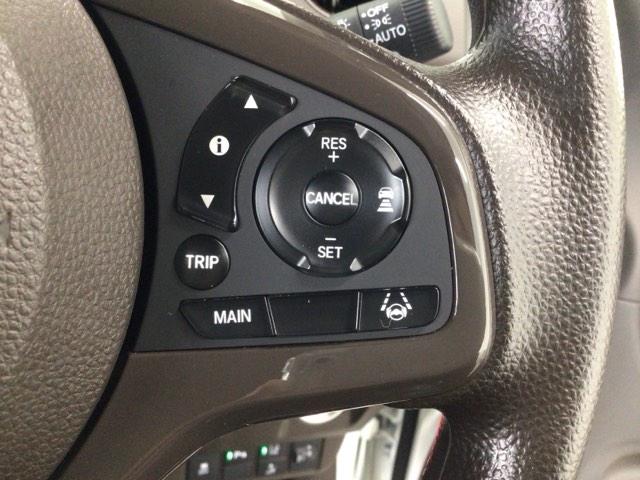 【アダプティブ・クルーズ・コントロール】予め設定した車速内でクルマが自動的に加減速。前走車との適切な車間距離を維持しながら追従走行し、高速道路でのドライバーの疲労を軽減してくれる嬉しい機能付♪