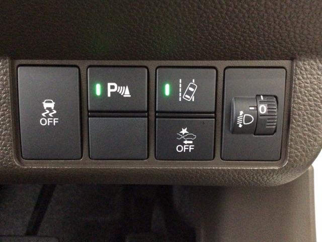 ホンダが推し進める総合先進安全装備のセンシング搭載！　衝突や斜線はみだしなどの危険が予測される時、センサーが警告。ヒューマンエラーを高度先進技術が補完してくれます。