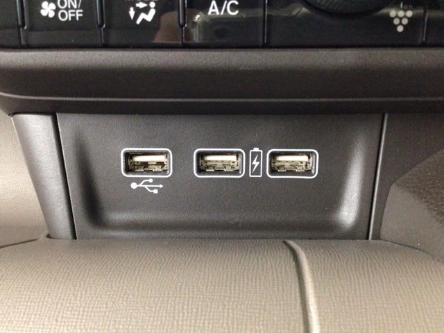 【ＵＳＢポート】ＵＳＢポートも装備されています、スマートフォンの充電やオーディオに連携も可能です、今や欠かせない装備の一つです！