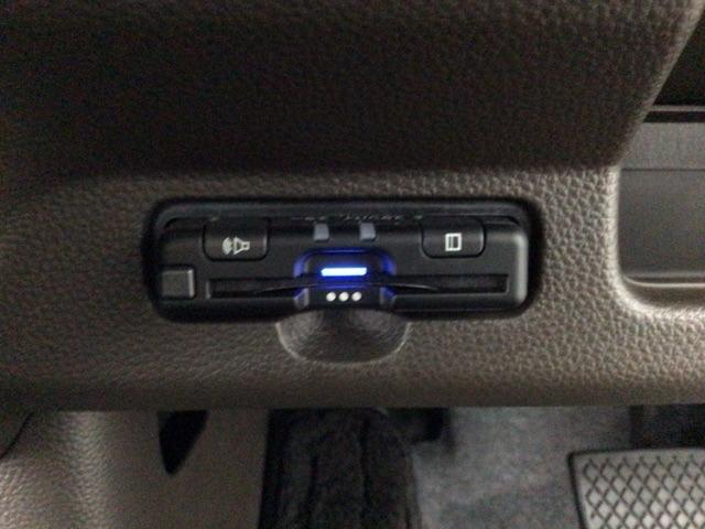 【ＥＴＣ車載器】もはや必須アイテムのＥＴＣを搭載！高速道路のご利用時にとても便利！わずらわしい料金所での現金支払いが不要となりスムーズに通過できます♪