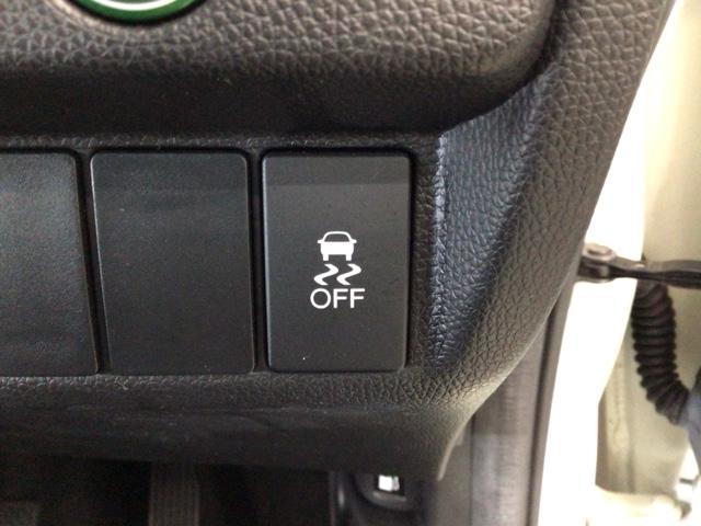 【ＶＳＡ】ブレーキ時の車輪ロックを防ぐＡＢＳ、加速時などの車輪空転を抑えるＴＣＳ、旋回時の横滑り抑制の３つの機能をトータルに制御！予期しないクルマの挙動の乱れを防ぐ安全装備です♪