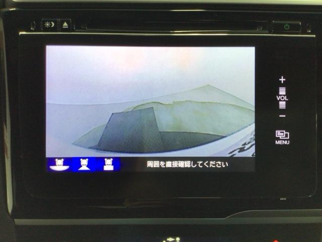 【バックカメラ】運転が苦手な方も車庫入れラクラクです！ギアをリバースに入れれば自動的に切り換わりますので、面倒な操作は不要です♪狭い駐車場もお車を傷つけず安心ですね！