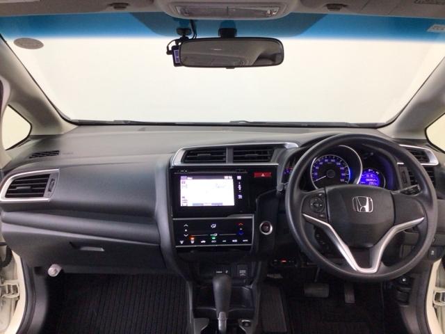 【前方視界】開放的な前方視界！運転がしやすく疲れにくいです♪窓が大きく、見通しがとっても良いおクルマですよ♪