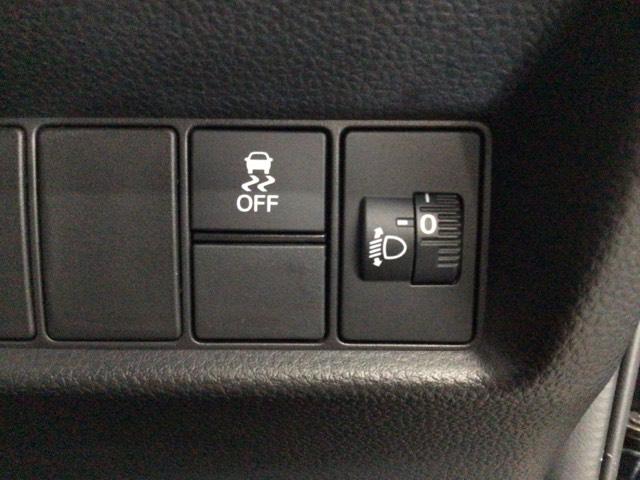 フィット ホーム　デモカーＵＰ・ＬＥＤ・フルセグ・メモリナビ・バックカメラ・スマートキー　衝突軽減　リアカメラ　ソナー　ＵＳＢ接続　ＡＡＣ　横滑り防止機能　サイドエアバック　ワンオーナー車　オートライト　ＬＥＤライト（10枚目）