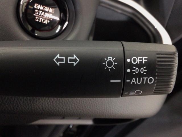 フィット ホーム　デモカーＵＰ・ＬＥＤ・フルセグ・メモリナビ・バックカメラ・スマートキー　衝突軽減　リアカメラ　ソナー　ＵＳＢ接続　ＡＡＣ　横滑り防止機能　サイドエアバック　ワンオーナー車　オートライト　ＬＥＤライト（16枚目）