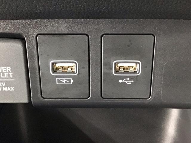 フィット ホーム　デモカーＵＰ・ＬＥＤ・フルセグ・メモリナビ・バックカメラ・スマートキー　衝突軽減　リアカメラ　ソナー　ＵＳＢ接続　ＡＡＣ　横滑り防止機能　サイドエアバック　ワンオーナー車　オートライト　ＬＥＤライト（21枚目）