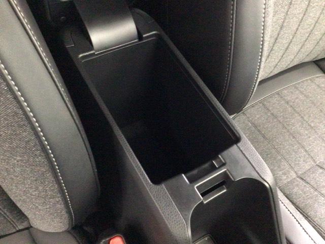 フィット ホーム　デモカーＵＰ・ＬＥＤ・フルセグ・メモリナビ・バックカメラ・スマートキー　衝突軽減　リアカメラ　ソナー　ＵＳＢ接続　ＡＡＣ　横滑り防止機能　サイドエアバック　ワンオーナー車　オートライト　ＬＥＤライト（27枚目）