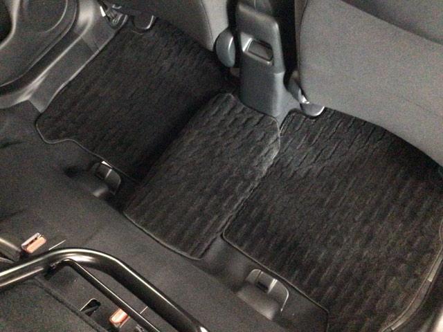 フィット ホーム　デモカーＵＰ・ＬＥＤ・フルセグ・メモリナビ・バックカメラ・スマートキー　衝突軽減　リアカメラ　ソナー　ＵＳＢ接続　ＡＡＣ　横滑り防止機能　サイドエアバック　ワンオーナー車　オートライト　ＬＥＤライト（44枚目）