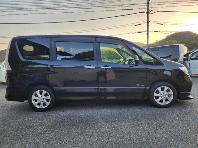 セレナ ハイウェイスター S-ハイブリッド エアロモード ドライブレコーダー ETC バックカメラ ナビ TV オートクルーズコントロール 両側電動スライドドア HID スマートキー アイドリングストップ 電動格納ミラー 後席モニター 3列シート CVT(14枚目)