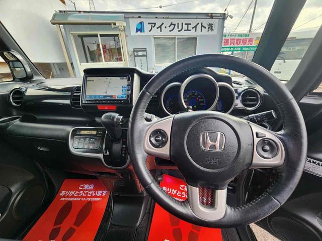 Ｎ－ＢＯＸカスタム Ｇ・ターボパッケージ　ＥＴＣ　バックカメラ　両側電動スライドドア　ナビ　ＴＶ　オートクルーズコントロール　ＨＩＤ　スマートキー　アイドリングストップ　電動格納ミラー　ベンチシート　ＣＶＴ　盗難防止システム　ＡＢＳ　ＥＳＣ（3枚目）