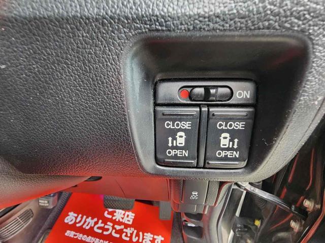 Ｎ－ＢＯＸカスタム Ｇ・ターボパッケージ　ＥＴＣ　バックカメラ　両側電動スライドドア　ナビ　ＴＶ　オートクルーズコントロール　ＨＩＤ　スマートキー　アイドリングストップ　電動格納ミラー　ベンチシート　ＣＶＴ　盗難防止システム　ＡＢＳ　ＥＳＣ（7枚目）