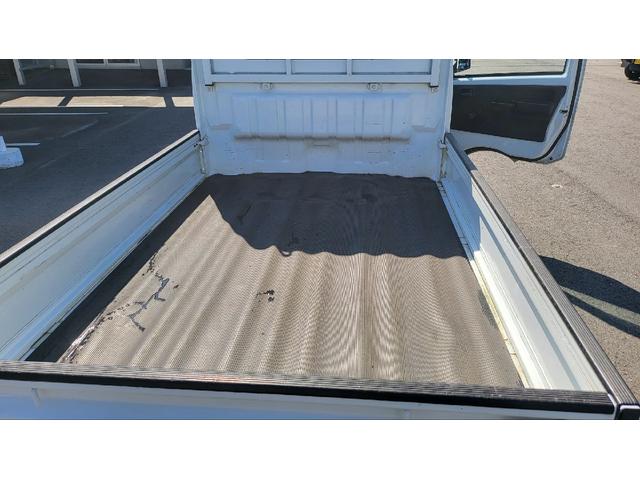 キャリイトラック 　軽トラック　ＭＴ　アルミホイール　エアコン　運転席エアバッグ（16枚目）