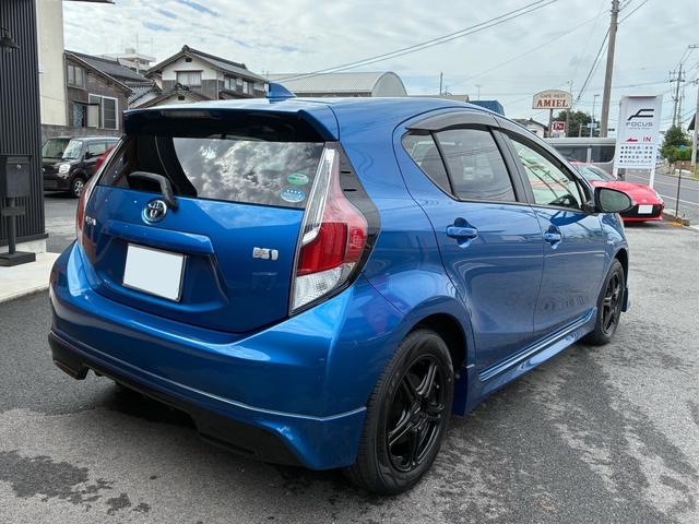 アクア S /禁煙車/新品タイヤ/純正フルエアロ/純正ナビ/バックカメラ/プッシュスタート/シートヒーター/ETC/(5枚目)