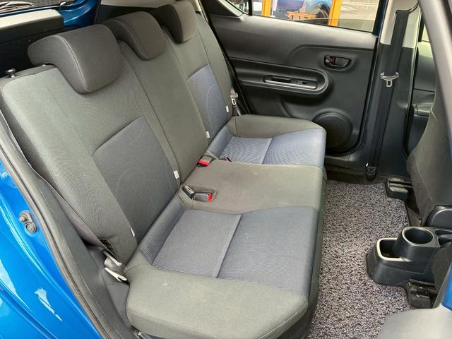 アクア S /禁煙車/新品タイヤ/純正フルエアロ/純正ナビ/バックカメラ/プッシュスタート/シートヒーター/ETC/(9枚目)