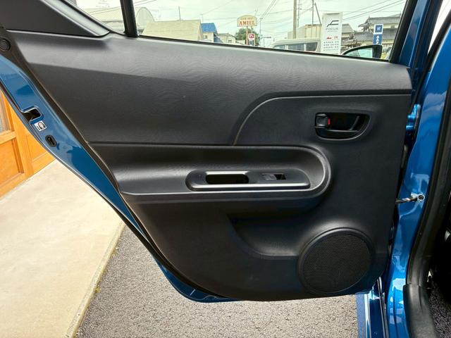 アクア S /禁煙車/新品タイヤ/純正フルエアロ/純正ナビ/バックカメラ/プッシュスタート/シートヒーター/ETC/(34枚目)