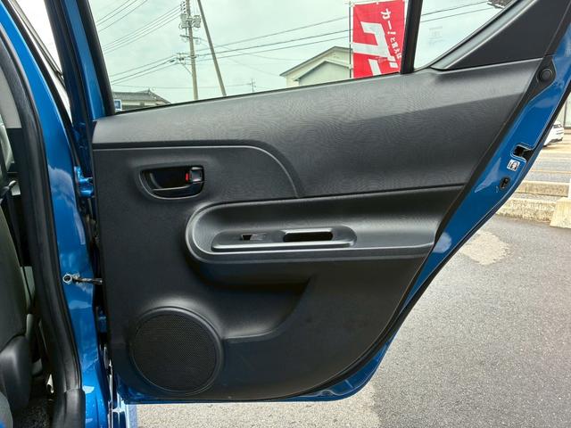 アクア S /禁煙車/新品タイヤ/純正フルエアロ/純正ナビ/バックカメラ/プッシュスタート/シートヒーター/ETC/(35枚目)