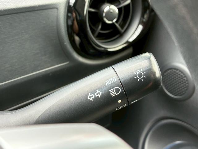 アクア S /禁煙車/新品タイヤ/純正フルエアロ/純正ナビ/バックカメラ/プッシュスタート/シートヒーター/ETC/(38枚目)