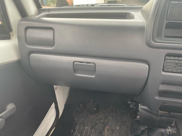サンバートラック ＴＢ　４ＷＤ　５速マニュアル　エアコン　パワステ　運転席エアバッグ　三方開（6枚目）