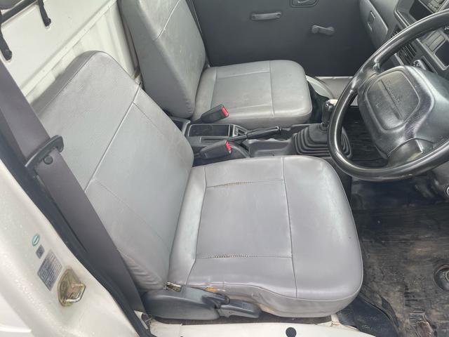 サンバートラック ＴＢ　４ＷＤ　５速マニュアル　エアコン　パワステ　運転席エアバッグ　三方開（10枚目）