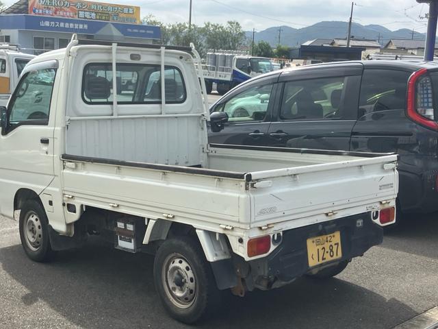 サンバートラック ＴＢ　４ＷＤ　５速マニュアル　エアコン　パワステ　運転席エアバッグ　三方開（30枚目）