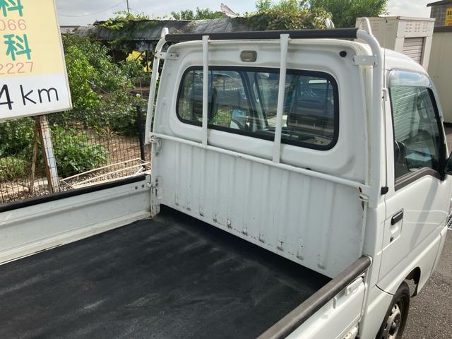 サンバートラック ＴＢ　４ＷＤ　５速マニュアル　エアコン　パワステ　運転席エアバッグ　三方開（33枚目）